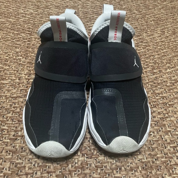 Jordan Boys 23-7 sneakers, size 3. - Picture 2 of 4
